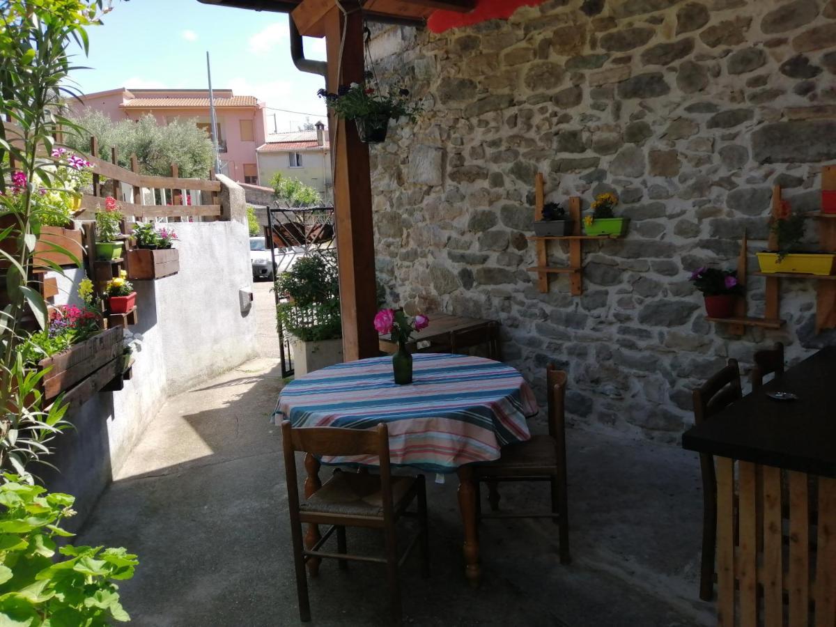 B&B Daddanca Ales Exterior photo