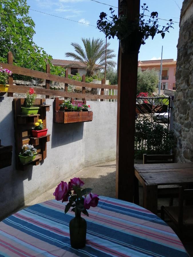 B&B Daddanca Ales Exterior photo